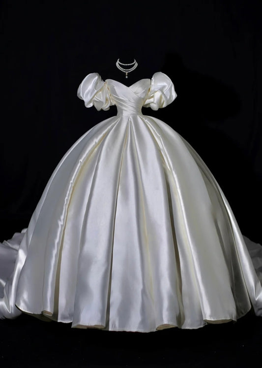 Plain Wedding Dresses Ball Gown Off The Shoulder Short Sleeves Satin Pleated Brides Dress Fitted Long Bridal Gowns AB2532