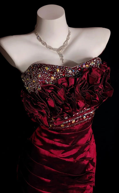 Unique Prom Dresses Mermaid Strapless Burgundy Sleeveless With Ruffled Semi Formal Evening Dress N3786