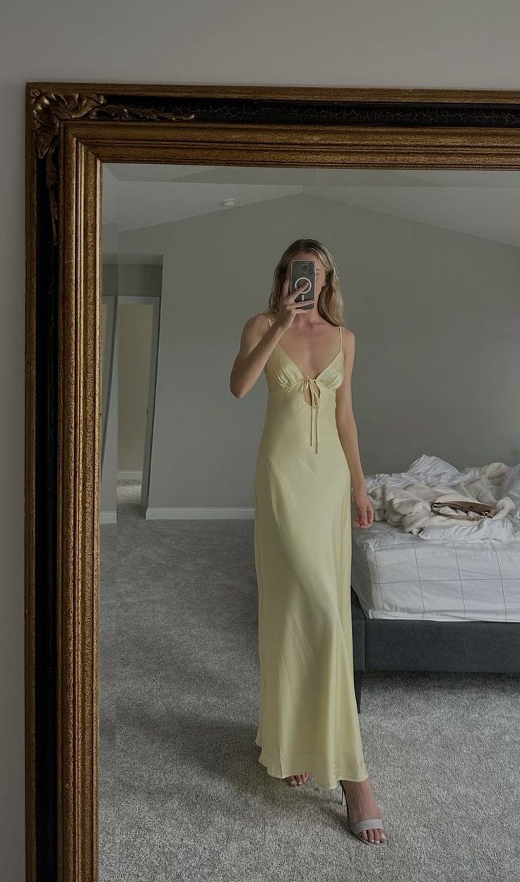 Simple A Line Spaghetti Strap Yellow Silky Satin Long Summer Beach Black Tie Prom Dresses Spring Wedding Guest Dress N1399