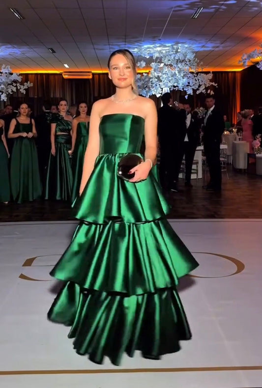 Sexy Ball Gown Strapless Emerald Green Ruffle Multi-Layer Long Prom Dress Satin Formal Party Prom Dresses AB381