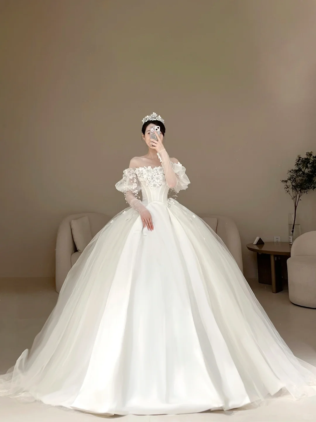 Timeless Women's White Wedding Dress With Long Sleeves Lace for Bride Applique Bride Dress Off The Shoulder Ball Gowns AB912