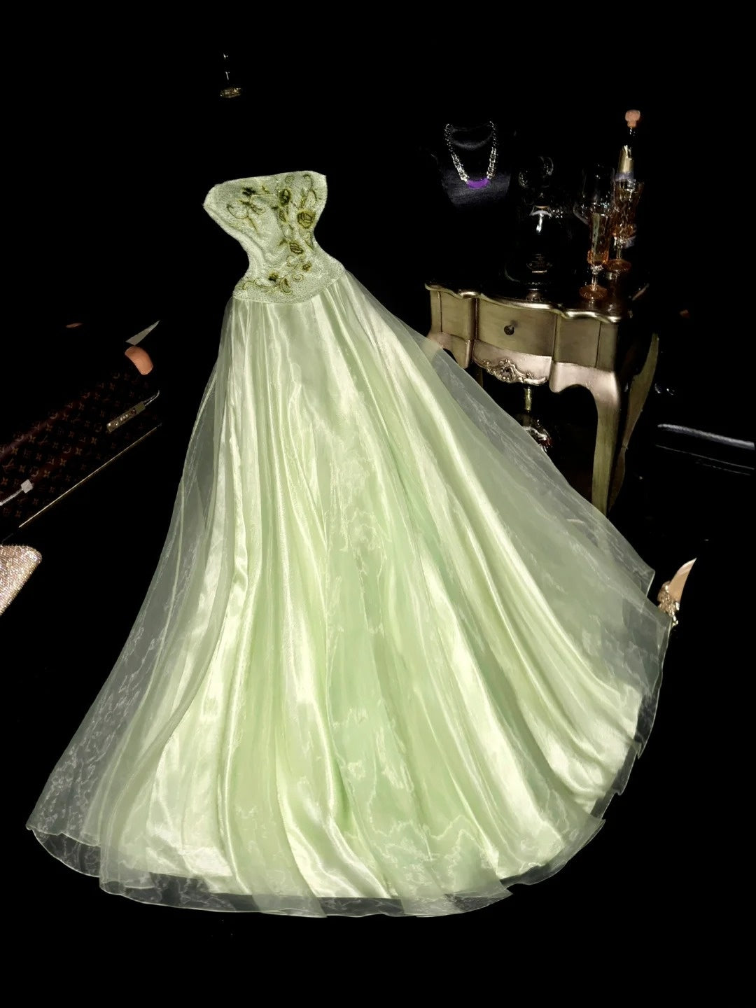 Glamorous Ball Gown Strapless Sage Green Tulle With Beading School Dances Prom Dresses 8th Grade Formal Outfits Evening Dress RB8390