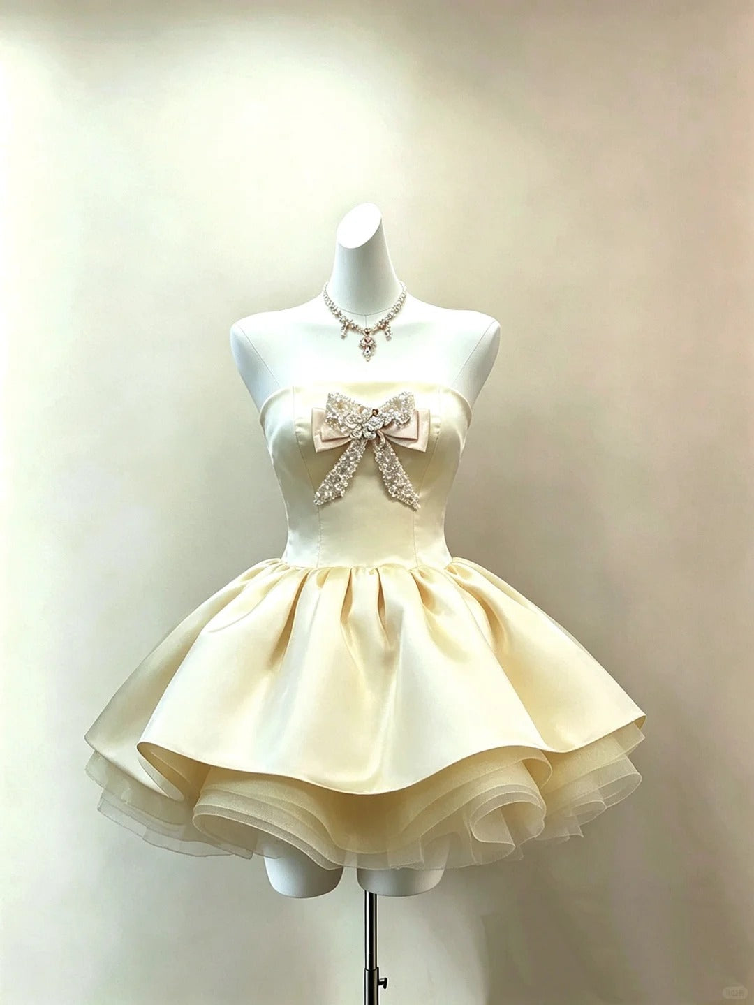 Flirty Short Homecoming Dresses Ball Gown Strapless Light Yellow Satin Semi Formal Graduation Mini Hoco Outfit RB4707