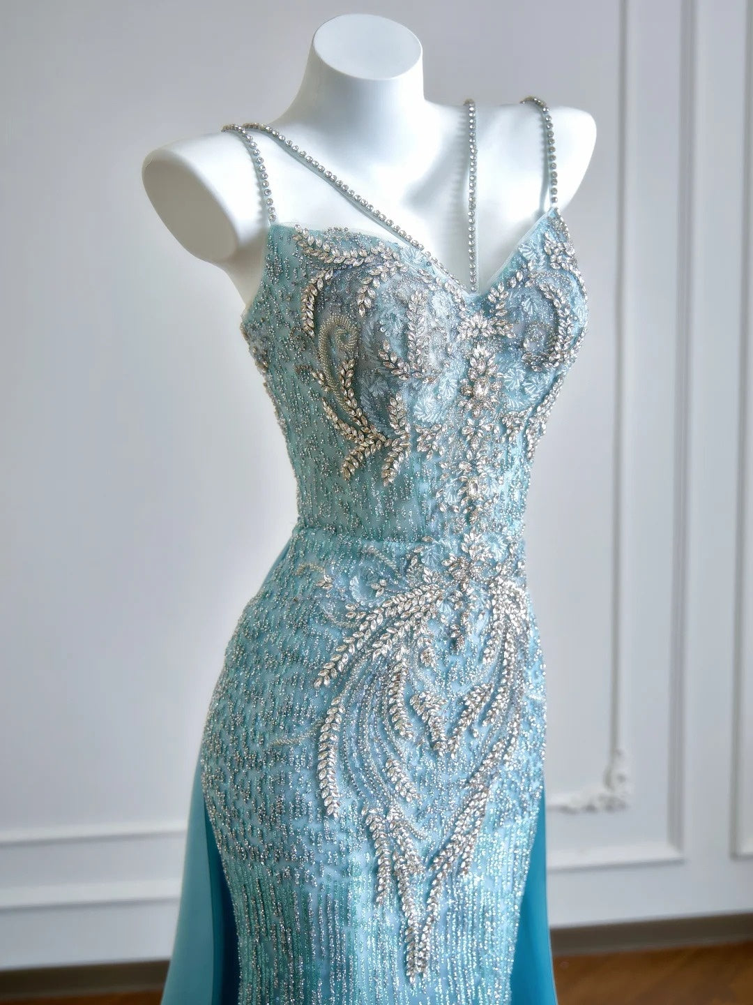 Luxurious Mermaid Spaghetti Strap Blue With Silver Beaded Prom Dresses Long Evening Formal Birthday Party Gowns N380