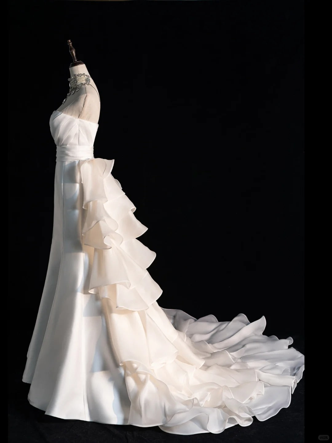 Pretty Mermaid Sweetheart Satin White With Ruffled Brides Gown Bridal Dress Style Long Wedding Dresses RB6568