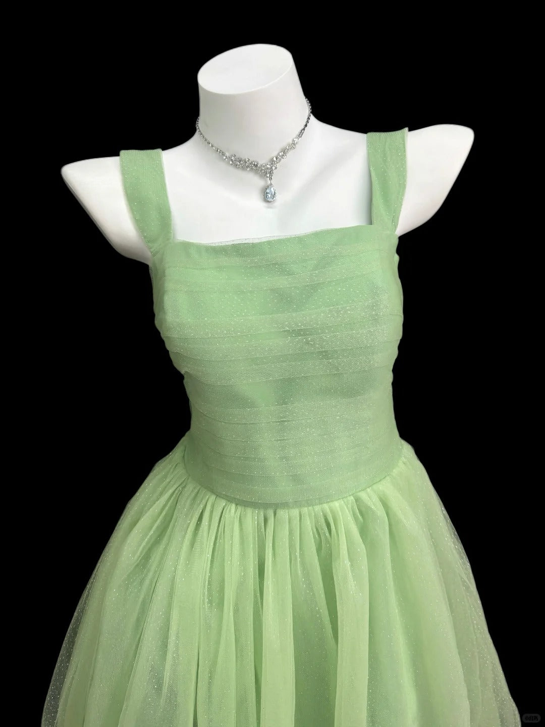 Romantic A line Spaghetti Strap Green Tulle Senior Short Graduation High School Homecoming Dresses N4531