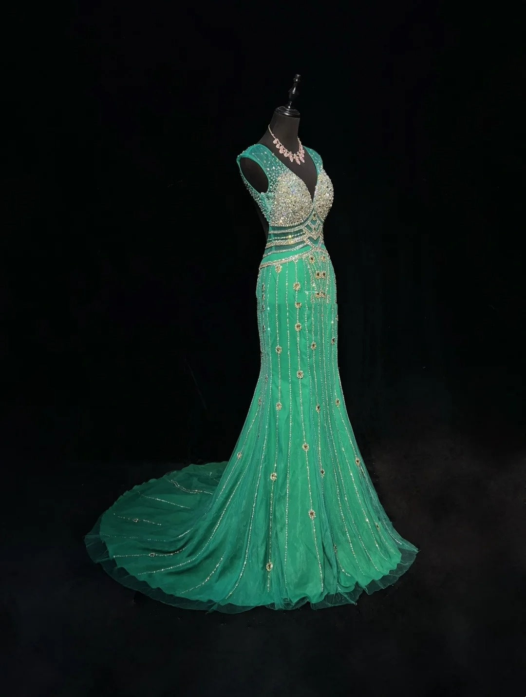 Glamorous Prom Dresses Mermaid V Neck Green Tulle Backless With Beaded Formal Dress N2872