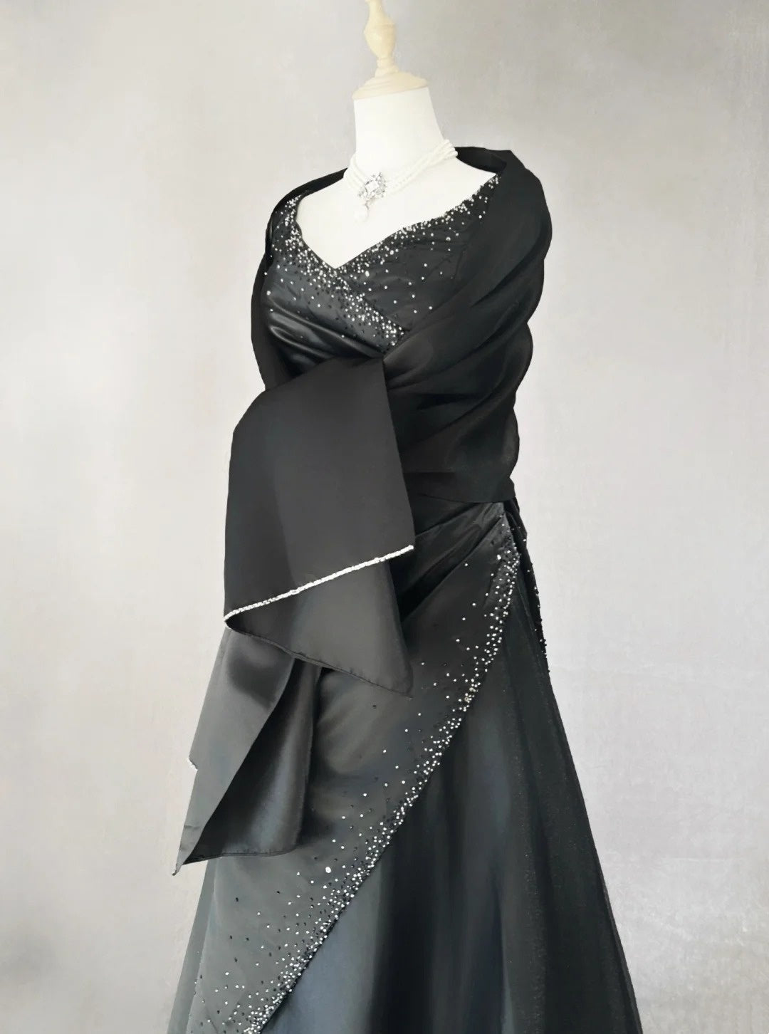 Vintage 90s Prom Dresses Ball Gown V Neck Black With Silver Beading Long Prom Gown N3022