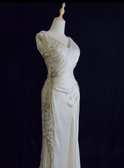 Modest Prom Dresses Mermaid V Neck White Satin Sleeveless With Ruffled Formal Evening Dress N3824