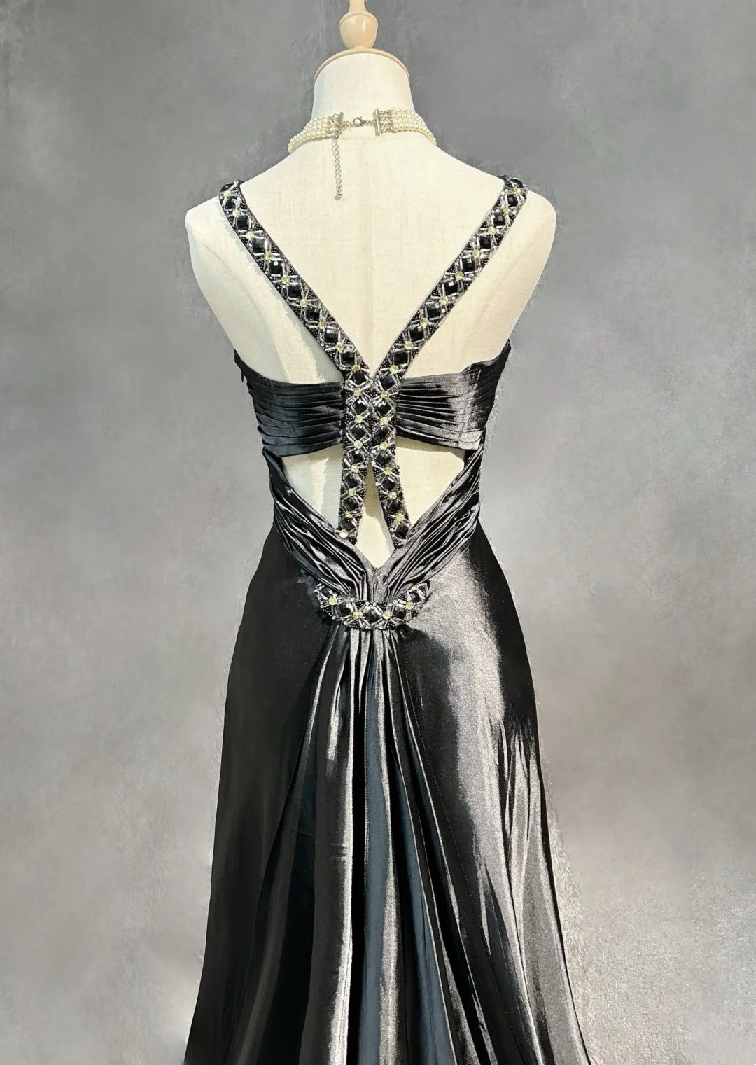 Vintage Prom Dresses Mermaid Halter 90s Satin With Beading Long Black Tie Formal Party Dress N2504