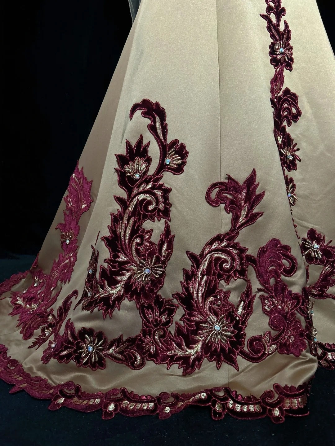 Princess Prom Dresses Mermaid Spagehtti Strap Champagne With Burgundy Embroidery Evening Long Dress N3291