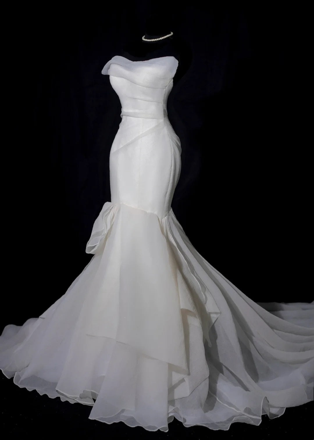 Plain Wedding Dresses Mermaid Strapless Ivory Sleeveless Brides Dress Fitted Bridal Gowns AB2526