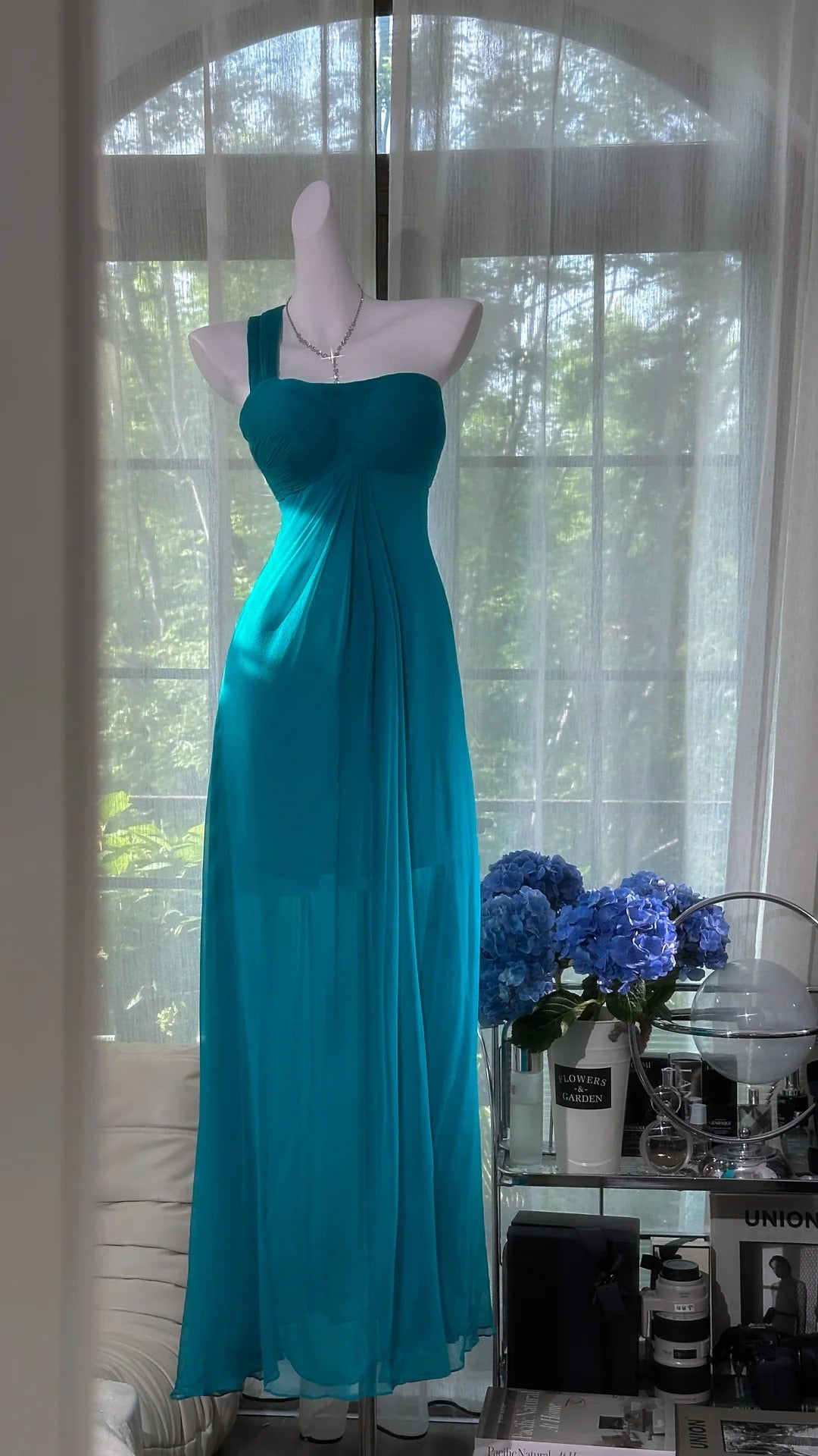 Charming Prom Dresses Mermaid Halter Blue With Beading Long Evening Outfits N3573