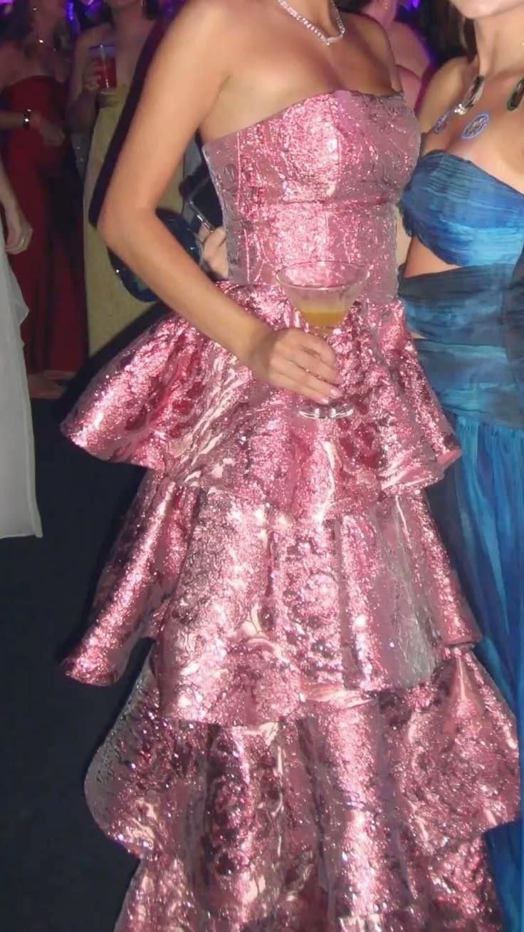 Prom Dresses Elegant Ball Gown Strapless Pink With Tiered Layers Formal Evening Gown for Graduation Party RB9450