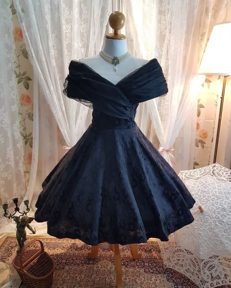 Vintage Ball Gown Off The Shoulder Navy Blue Lace Short Party Outfits Homecoming Dresses RB4242