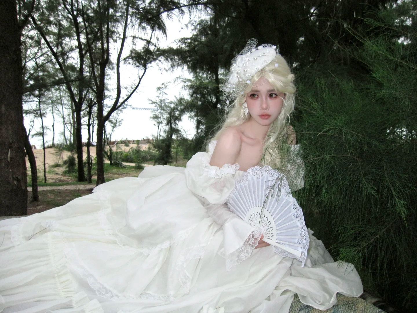 Princess Wedding Dresses Ball Gown Off The Shoulder Lace Tulle White Brides Dress For Brides Fitted Long Bridal Gowns AB2407