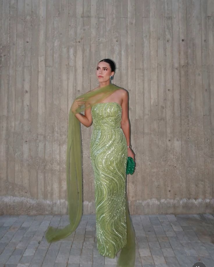 Gorgeous Light Green Strapless Sleeveless Floor length Prom Gown For Women Luxury Crystal Shinning Prom Dress N2350