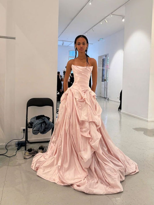 Gorgeous Fashion Ball Gown Strapless Blush Pink Satin Prom Dresses Sleeveless Formal Gowns AB395