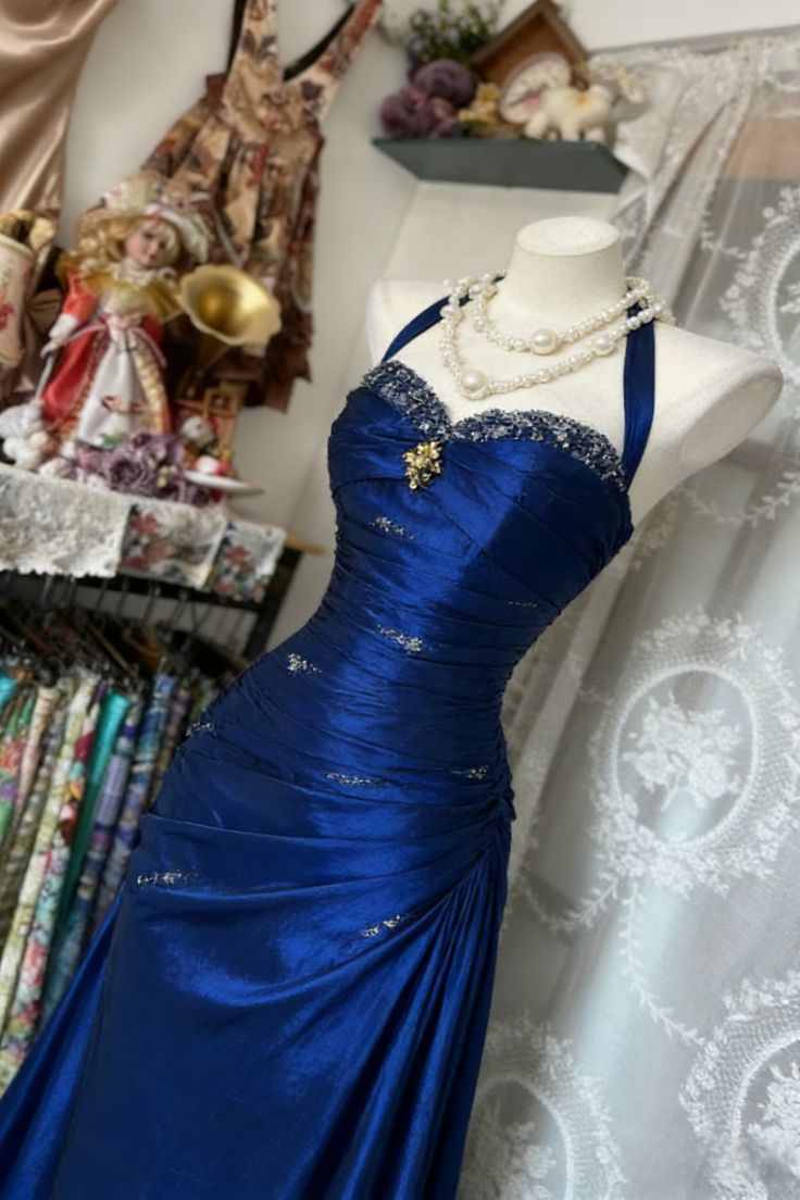 Vintage Halter Sheath Long Prom Dresses Beaded Satin Blue Evening Dresses Sleeveless Birthday Dresses N783