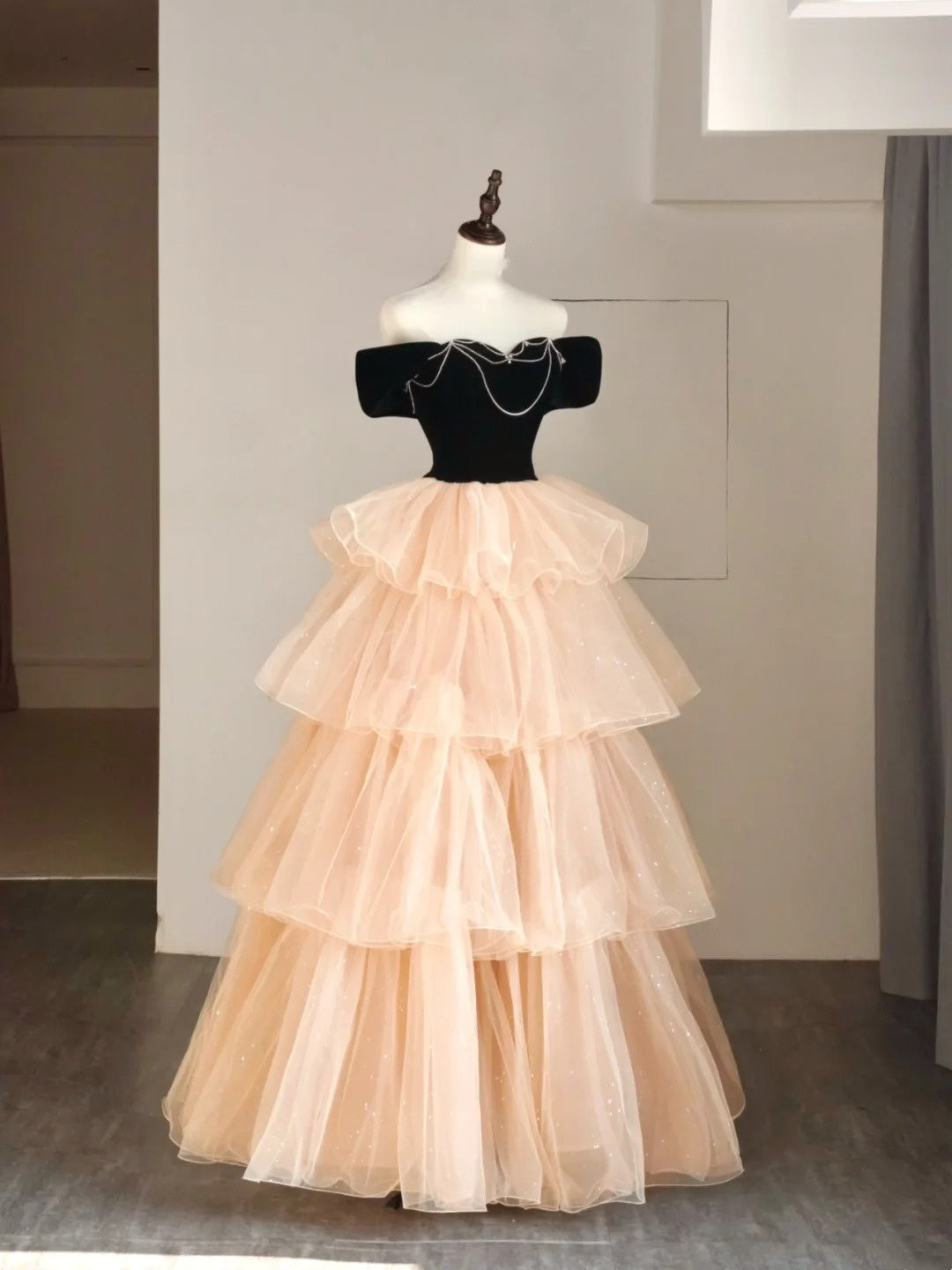 Princess Ball Gown Off The Shoulder Tulle Champagne College Formal Outfit Prom Graduation Dresses For Teens N1348