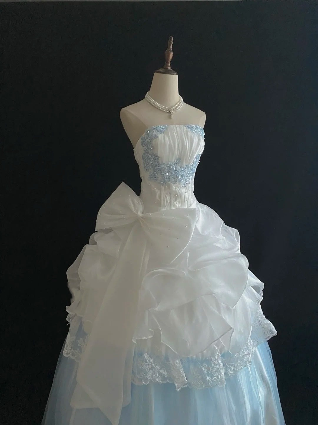 Sweet 15 Quinceanera Dress Ball Gown Strapless Blue With Lace Appliques Tiered 15th Birthday Gown RC0232