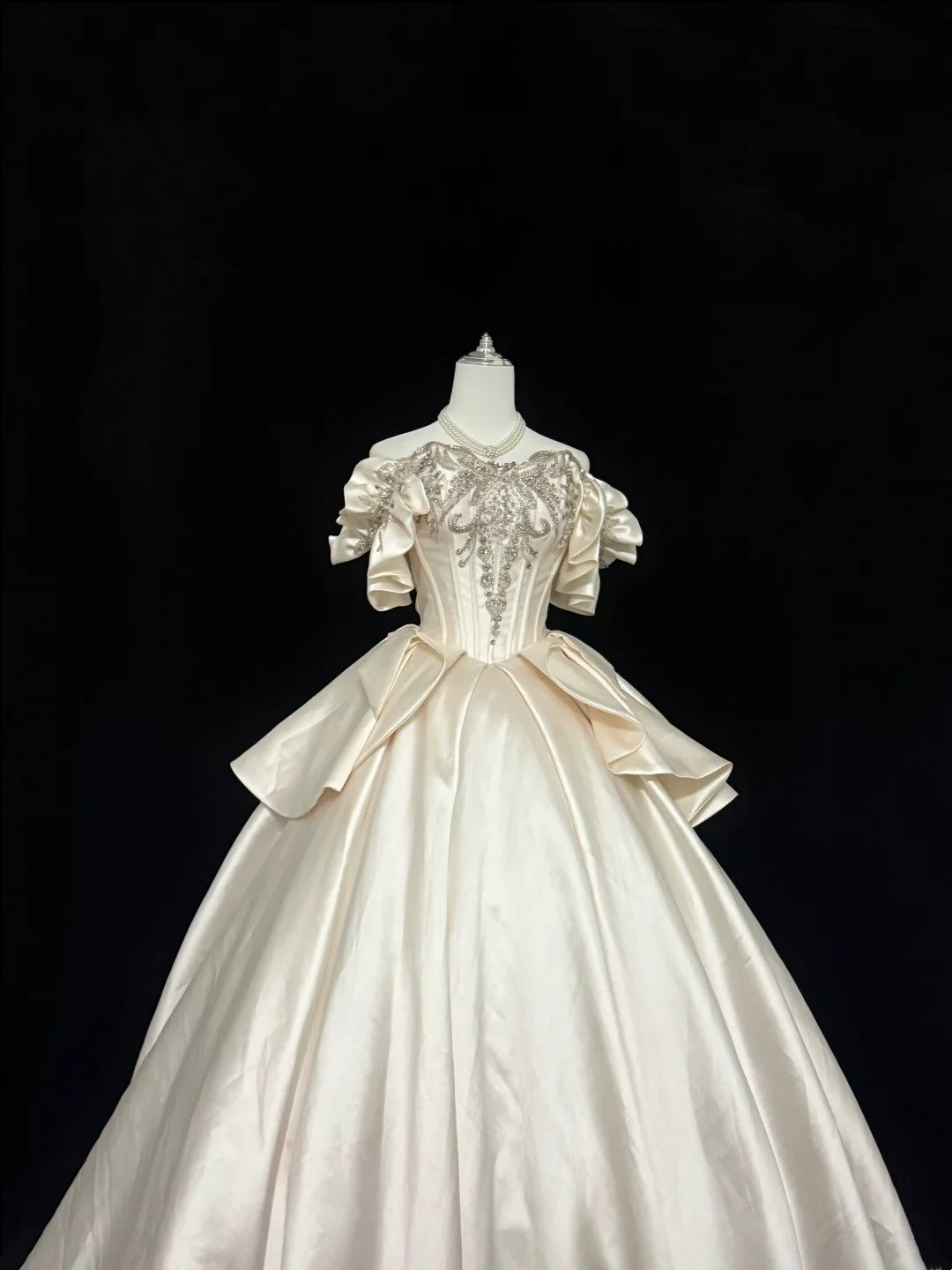 Sweet 15 Quinceanera Dress Ball Gown Off Shoulder Champagne Satin With Sleeves Long 15th Birthday Gown RC0327