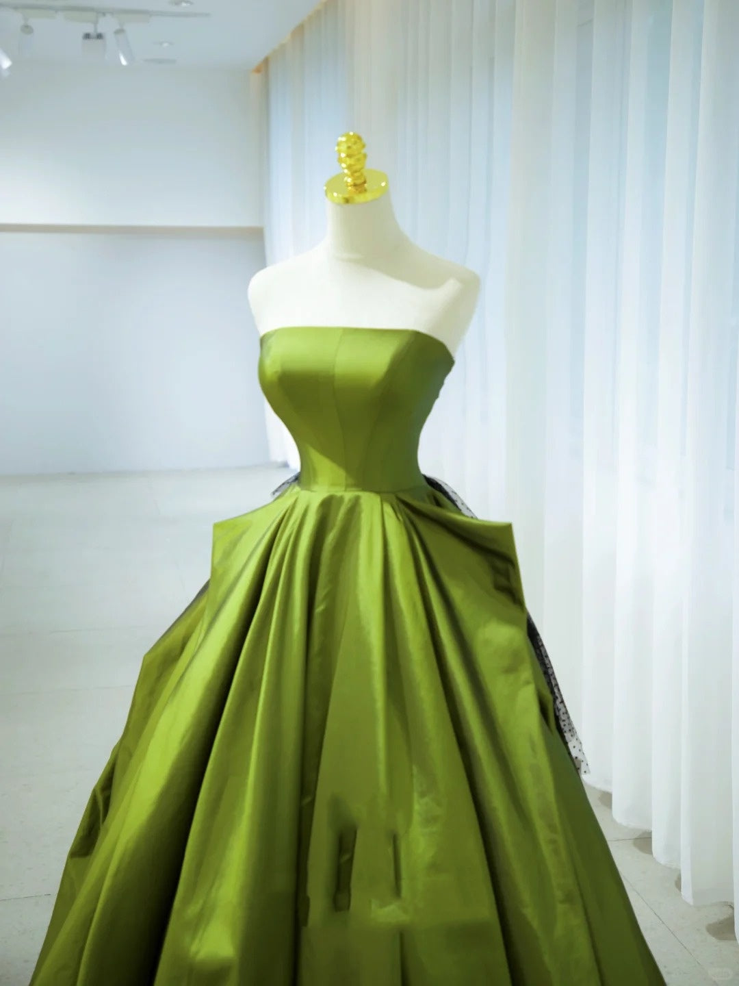 Elegant Ball Gown Strapless Green Satin Long Formal Dress 18th Birthday Prom Dresses N2846