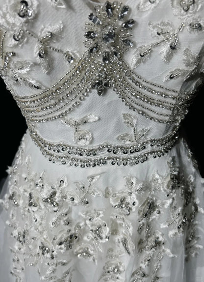 Modest Prom Dresses A line V Neck White Tulle Lace Sleeveless Long Formal Evening Outfits N3618