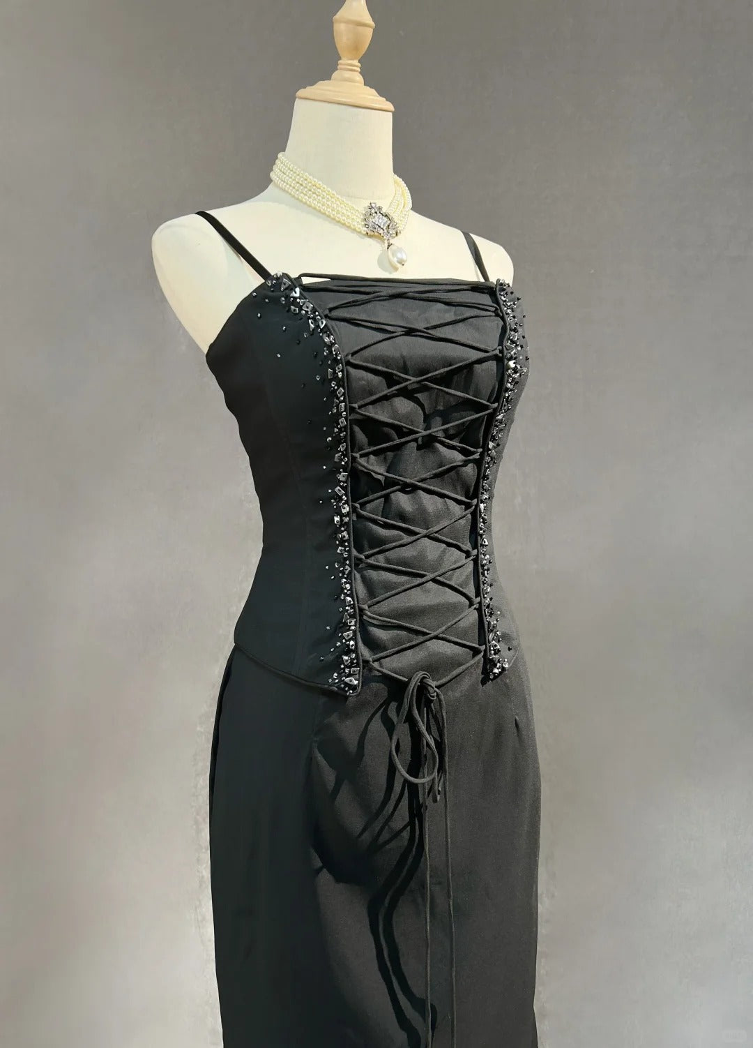 Vintage Prom Dresses 1950s High Low Spaghetti Straps Black Tie Dress Sleeveless Evening Formal Outfits RB4339