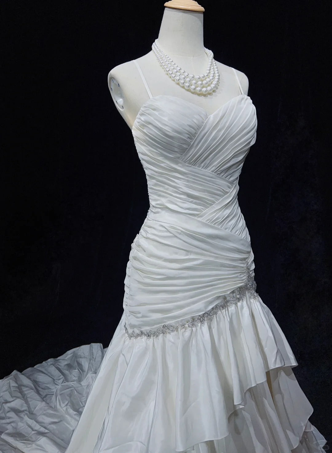 Unique Wedding Dresses Mermaid Spaghetti Strap Beach Boho Satin With Tiered Layers White Long Bridal Gown N3612