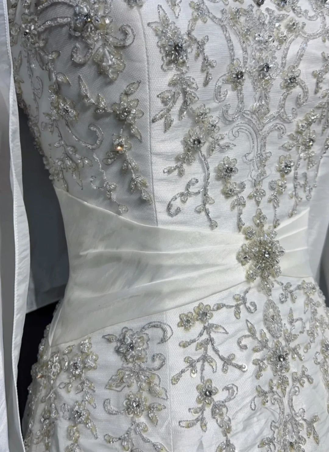 Vintage Ball Gown Spaghetti Straps White Taffeta With Cape Beading Wedding Ruffled Bridal Gown Long Wedding Dresses RB4331