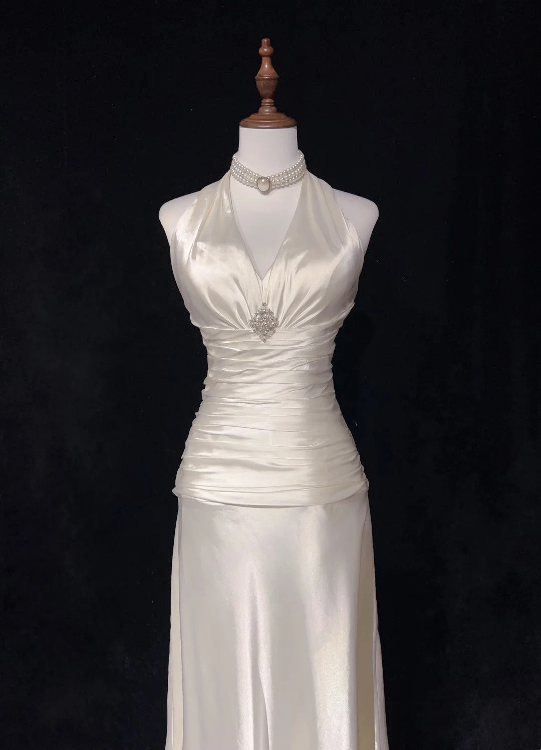 Vintage Prom Dresses A line Halter White Satin With Pleated Cape 1960s Long Formal Gown N2604