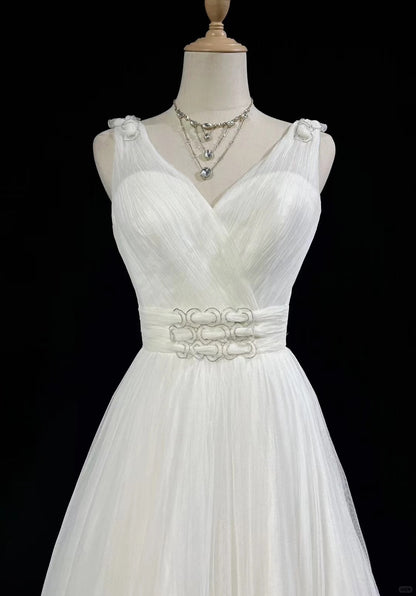 Cute Ball Gown V Neck Sleeveless Long Tulle Garden White Wedding Dresses RB3276