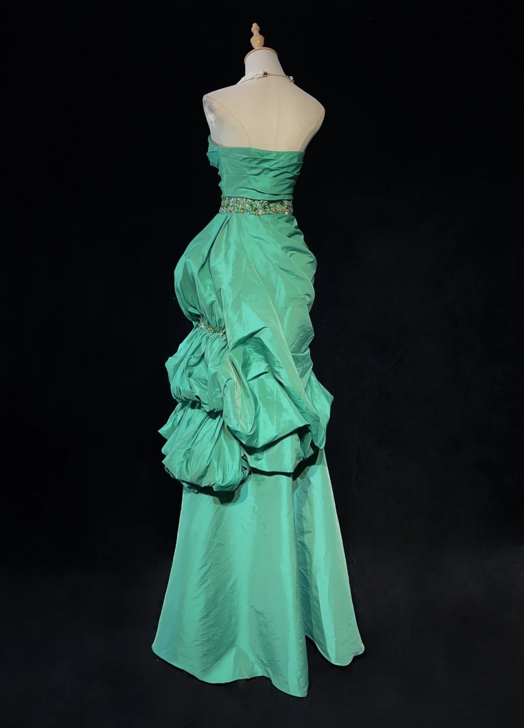 Beautiful Prom Dresses Ball Gown Sweetheart Green Satin With Ruffled Long Evening Outfits N3379
