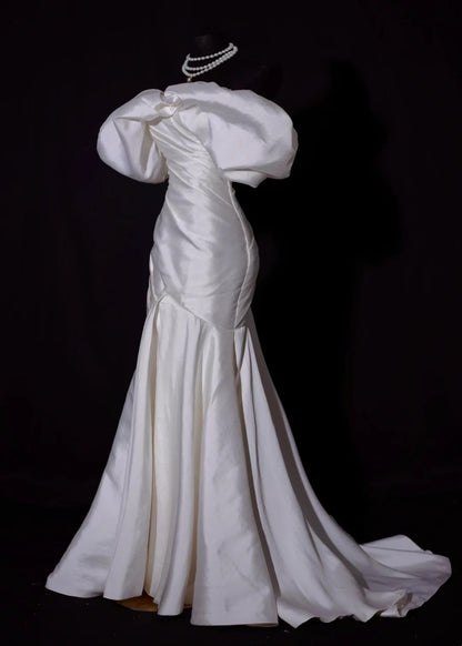Classic Wedding Dresses Mermaid Off The Shoulder Ivory Satin Short Sleeves Brides Dress Fitted Bridal Gowns AB2529