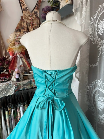 Simple Ball Gown Strapless Green Satin Short 16th Birthday Dress Middle School Homecoming Dresses Cocktail Gown N656