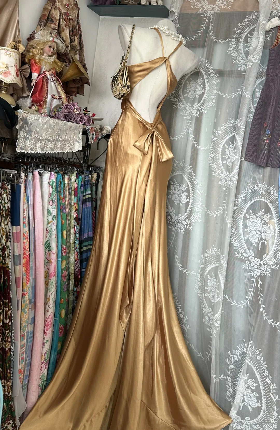 Classy Prom Dresses Mermaid Halter Gold Satin Backless Long Formal Evening Outfits N3766