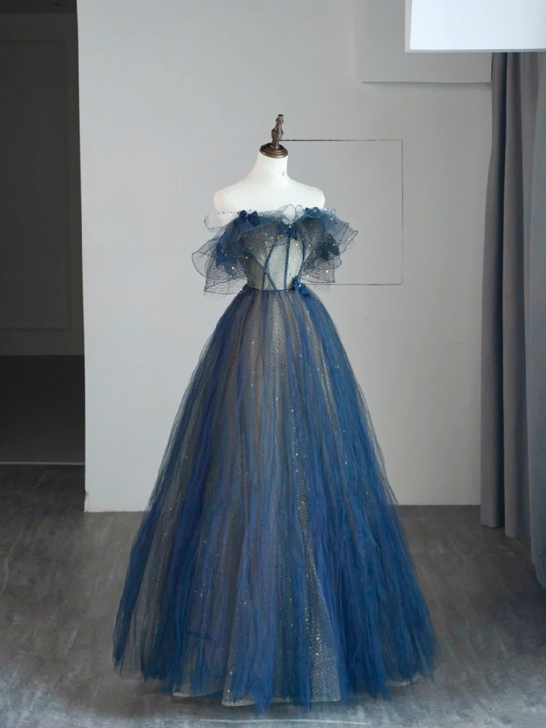 Modest Ball Gown Off The Shoulder Blue Tulle College Formal Sweet 16 Outfit Long Prom Dresses For Teens N1173