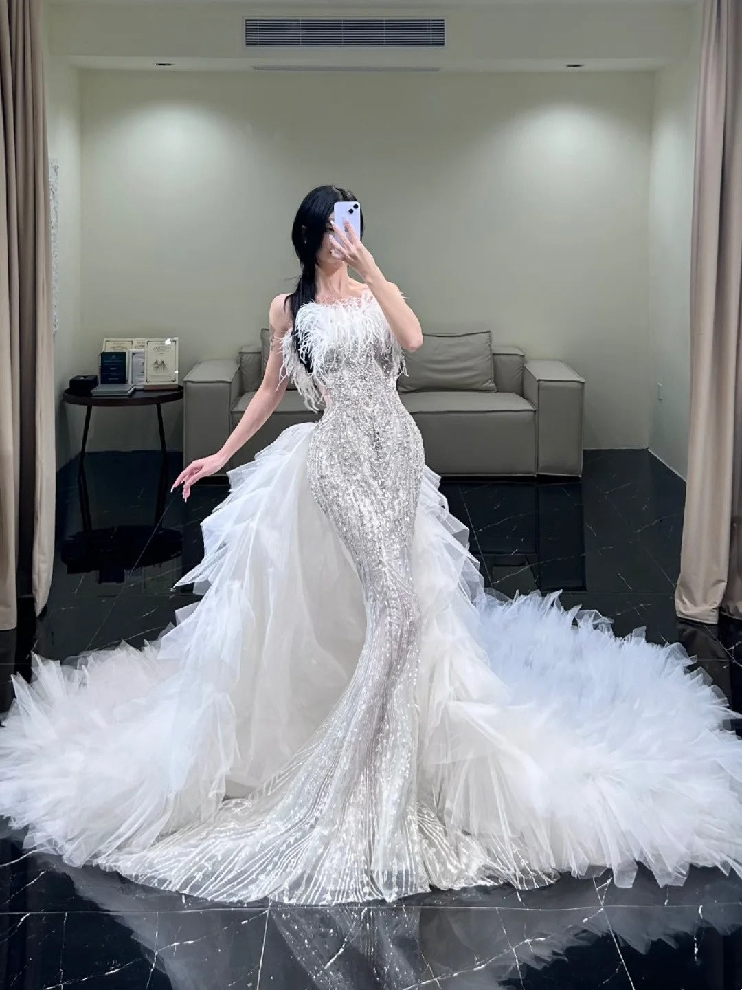 Classic Mermaid Wedding Dresses Strapless Sequin White With Feathers Brides Dress Summer Bridal Gowns N240