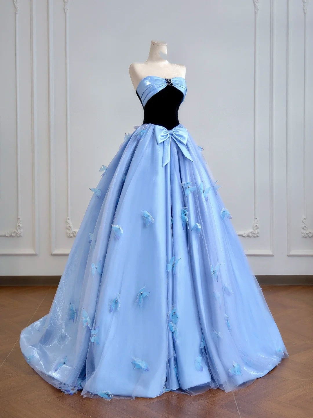 Timeless Ball Gown Strapless Blue Satin With Bow-knot Long Prom Dresses Inspiration Party Gowns N308