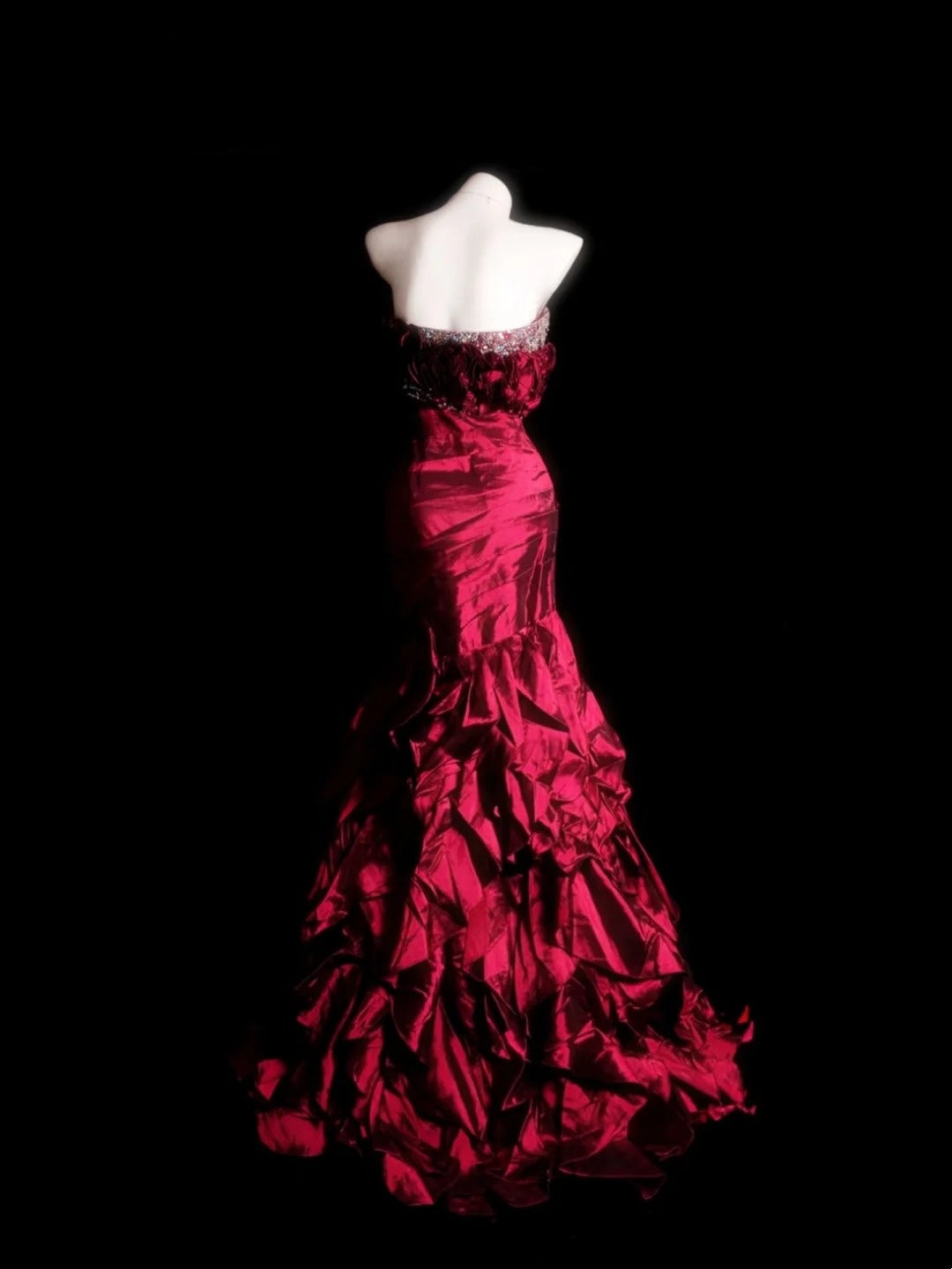 Unique Prom Dresses Mermaid Strapless Burgundy Sleeveless With Ruffled Semi Formal Evening Dress N3786