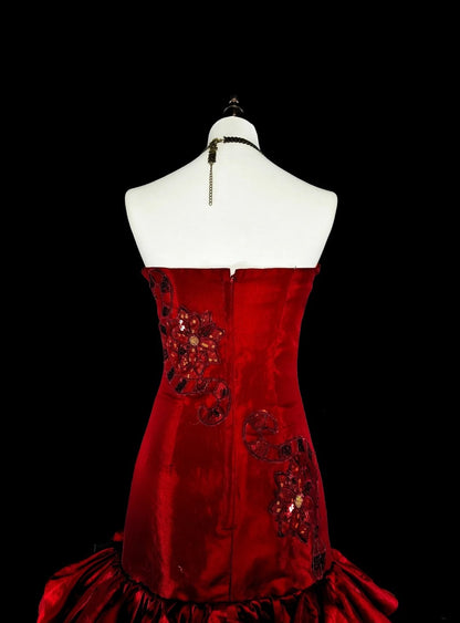 Vintage Prom Dresses Mermaid Strapless Folds Burgundy Satin With Appliques Long Party Dress N2373