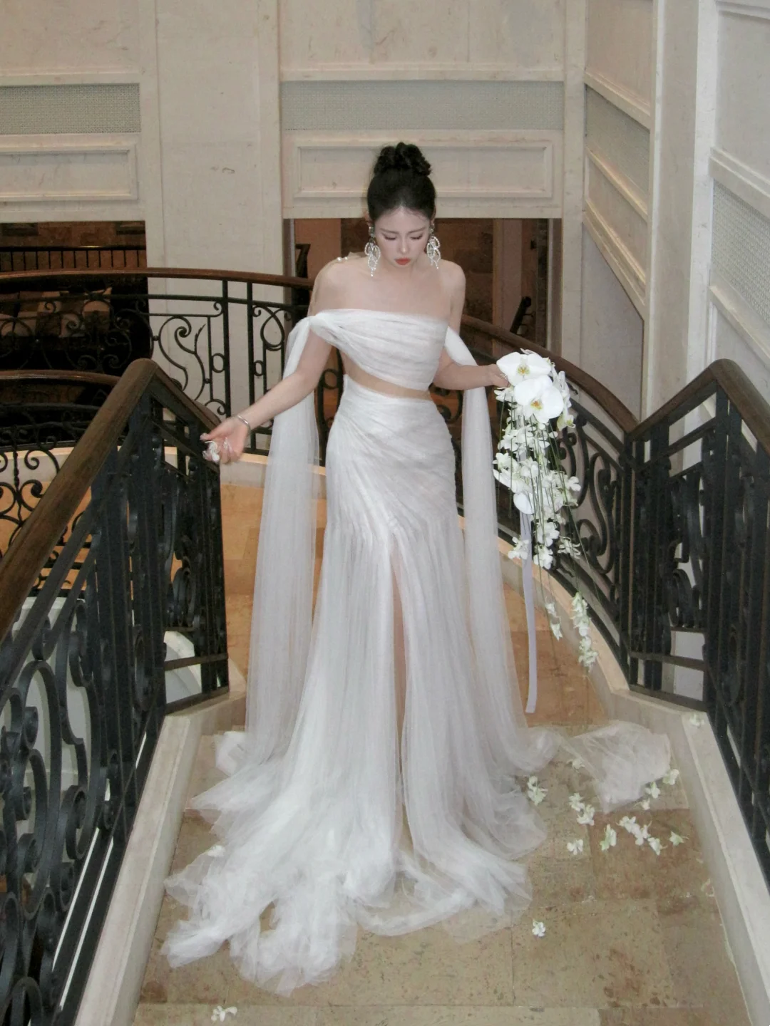 Simple Mermaid Off The Shoulder Tulle White Wedding Dress With Pleated Ruched Fairytale Brides Gown Wedding Dresses N066