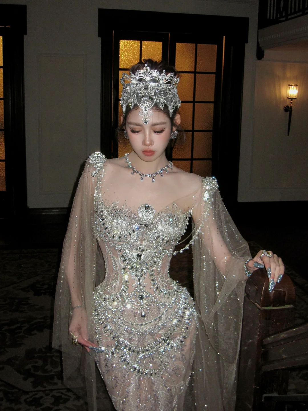 Glittery Mermaid Silver Sequin Long Court Train Wedding Dress With Cape Fairytale Brides Gown Wedding Dresses N067
