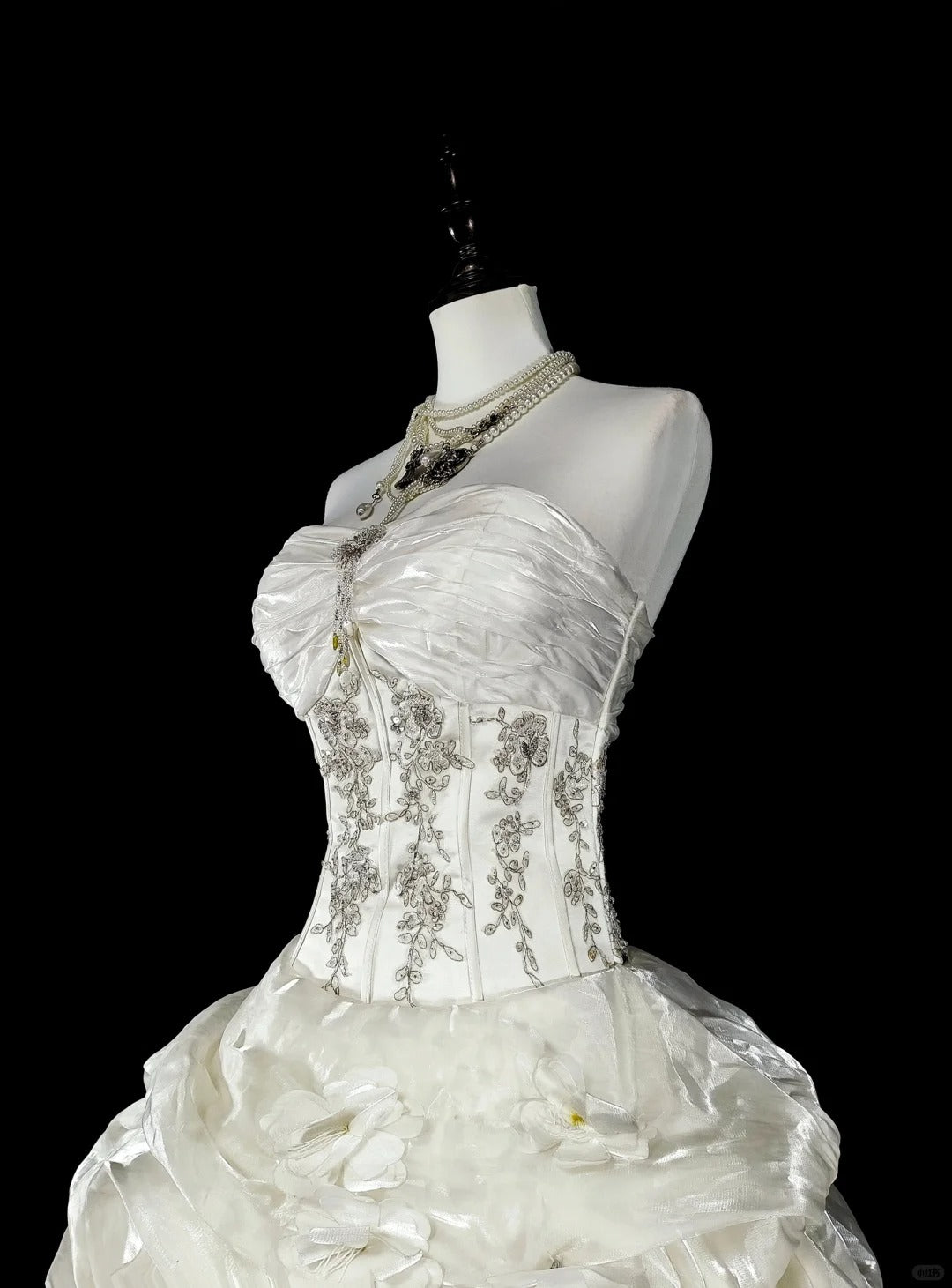 Romantic Wedding Dresses Ball Gown Sweetheart Ivory With Beaded Crystals Long Bridal Gown N3412