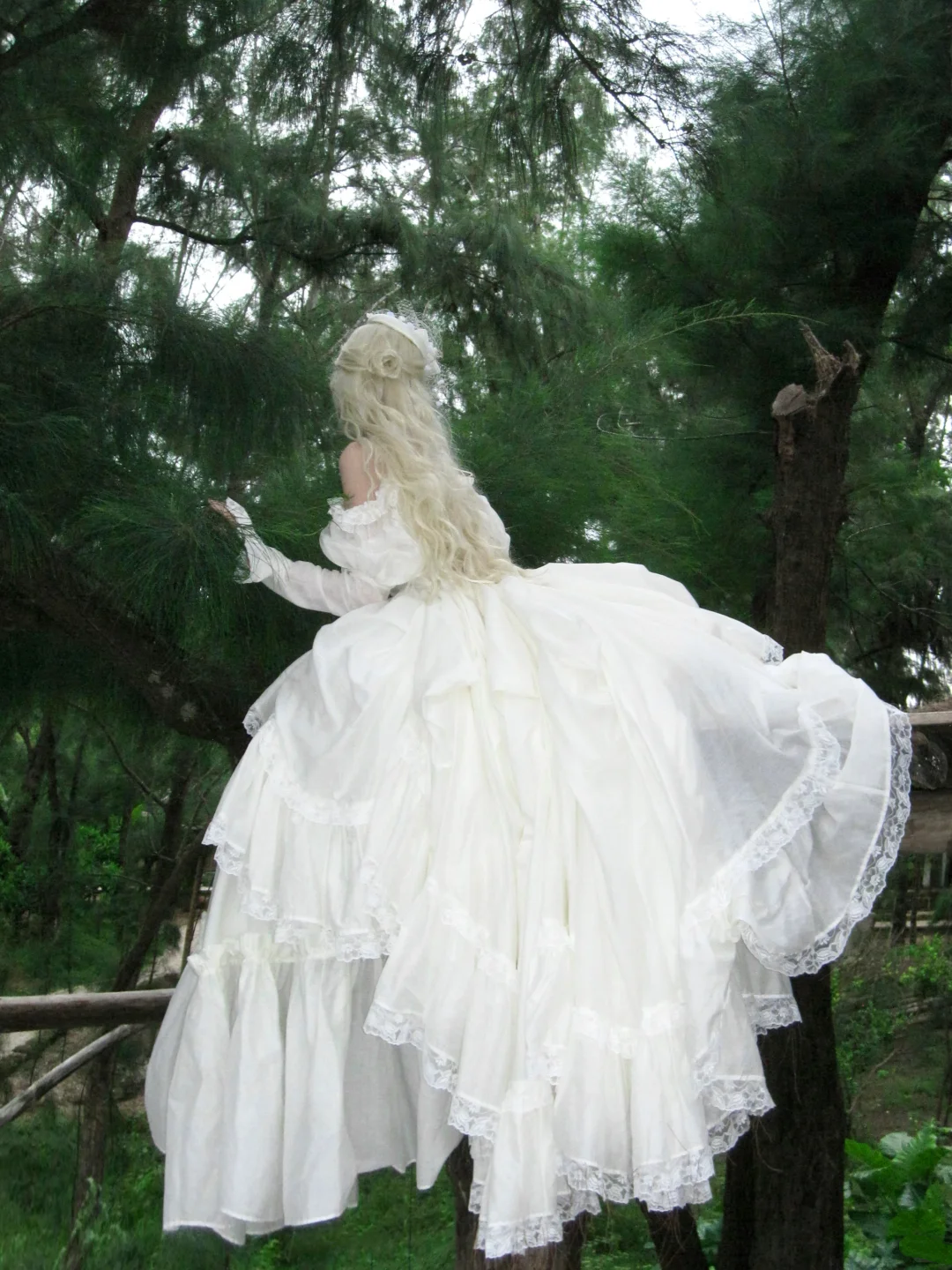 Princess Wedding Dresses Ball Gown Off The Shoulder Lace Tulle White Brides Dress For Brides Fitted Long Bridal Gowns AB2407