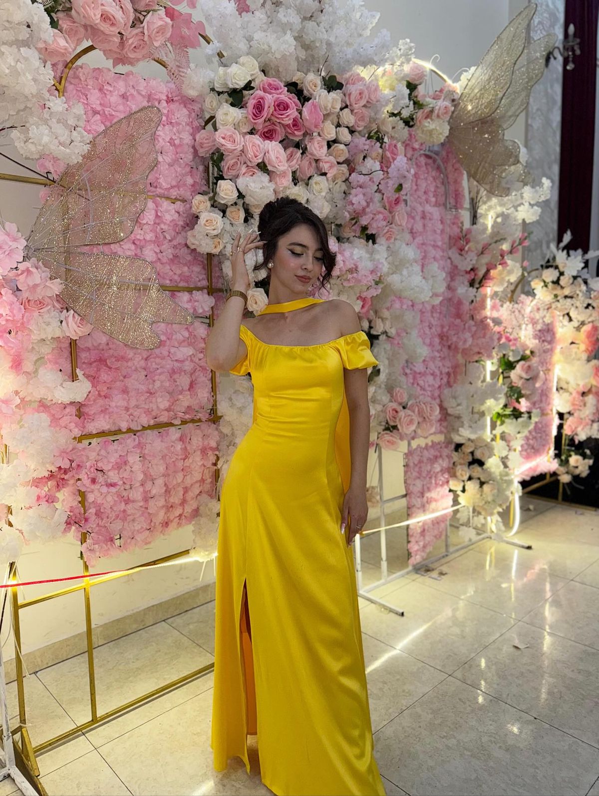 Gorgeous Yellow Sheath Off The Shoulder Yellow Satin High Slit Prom Dresses With Scarf AB190