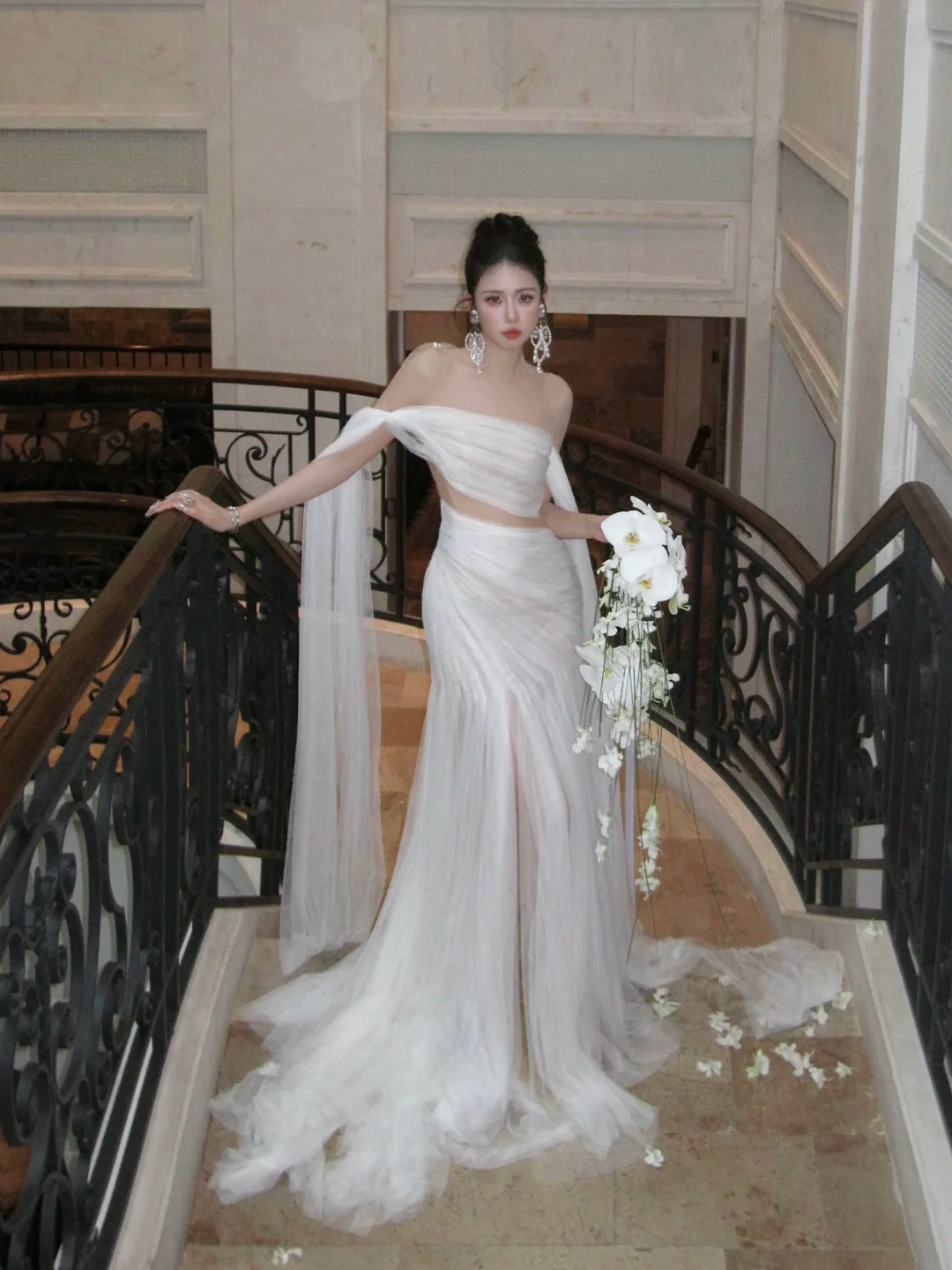 Simple Mermaid Off The Shoulder Tulle White Wedding Dress With Pleated Ruched Fairytale Brides Gown Wedding Dresses N066