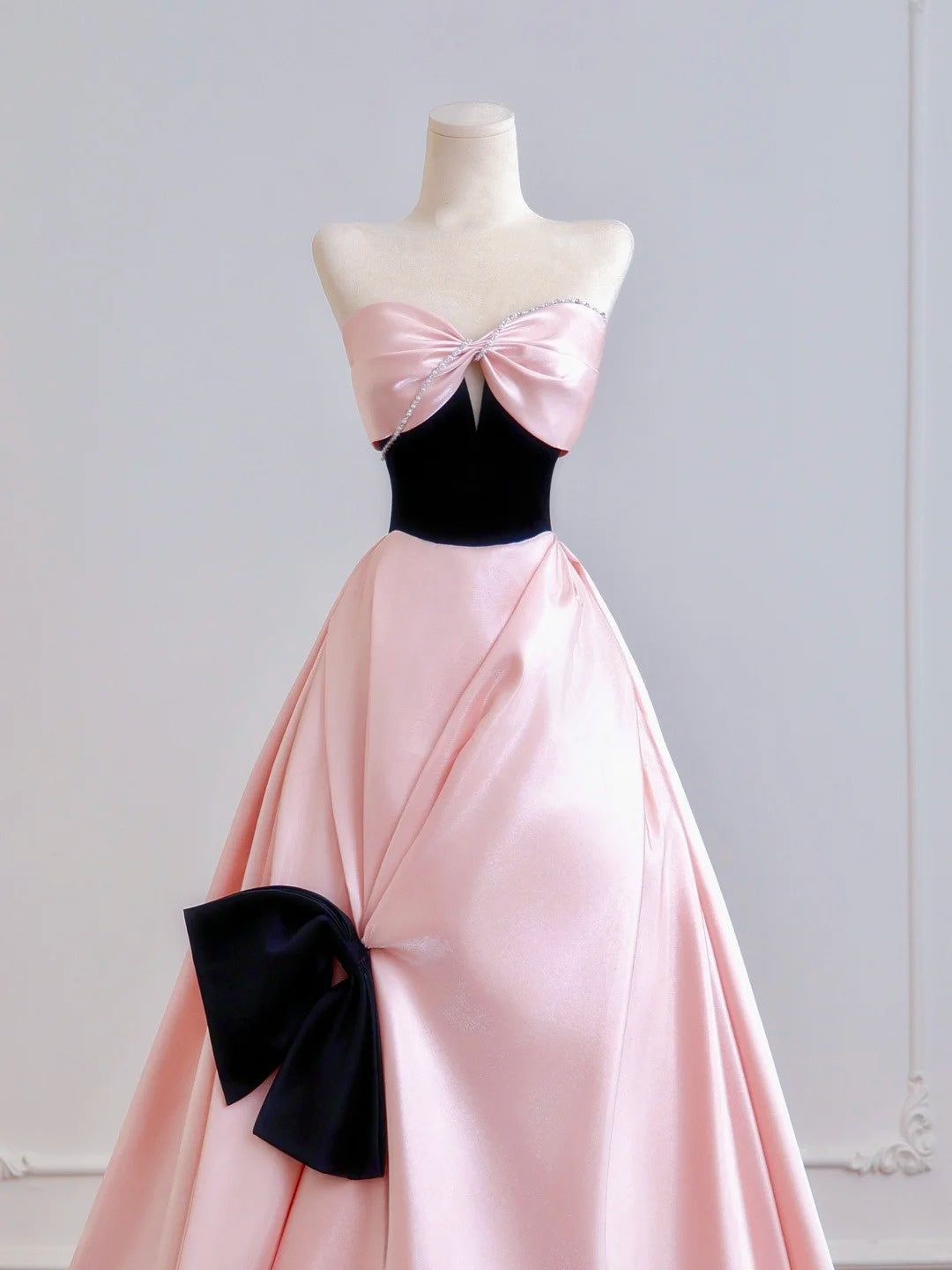 Timeless Ball Gown Sweetheart Pink Satin Long Prom Dresses Inspiration Party Gowns N400