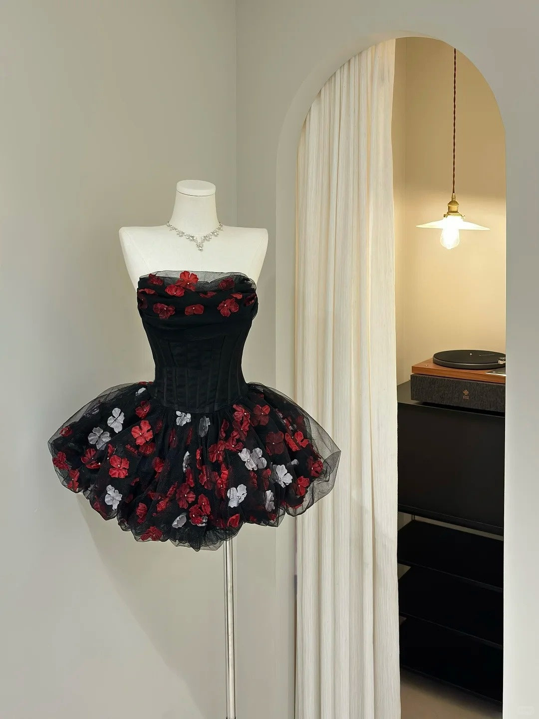 Cute Ball Gown Strapless Black Tulle With Flowers Mini Short Cocktail Homecoming Dresses Ideas Hoco Outfits RB4873